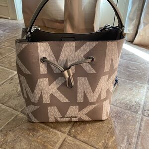 Beautiful bag and also backpack!!